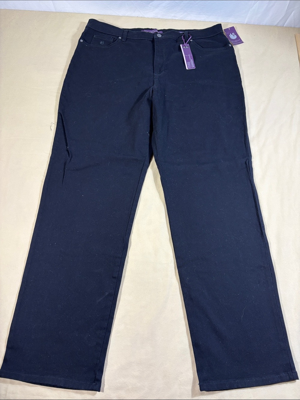 NWT Gloria Vanderbilt Amanda Soft Touch Classic Rise Tapered Jeans Black 18